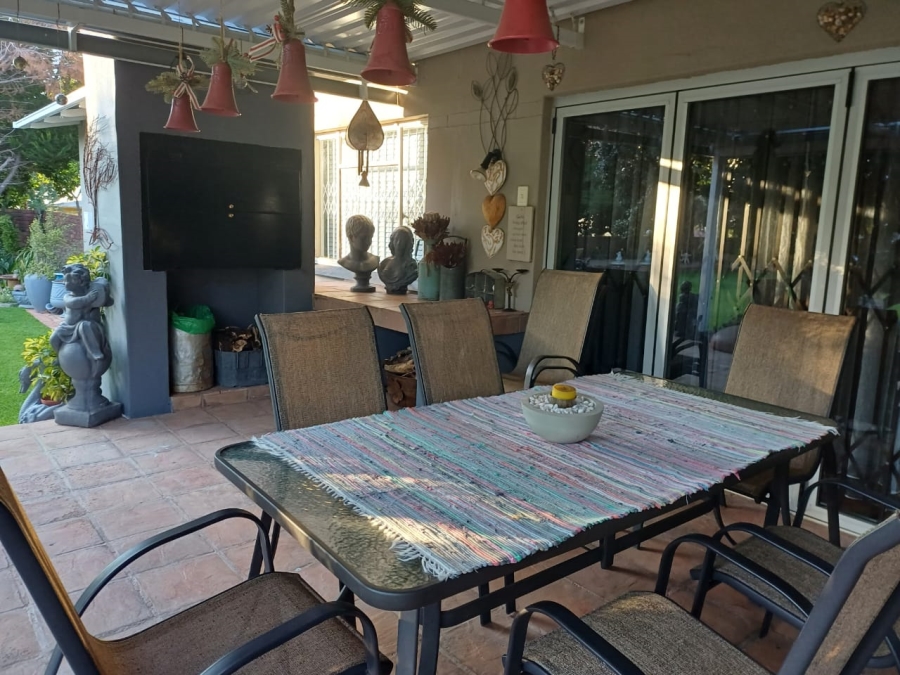 4 Bedroom Property for Sale in Lime Acres Northern Cape